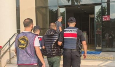 Tam 60 farklı suçtan aranıyordu! Suç makinesi İzmir’de yakayı ele verdi