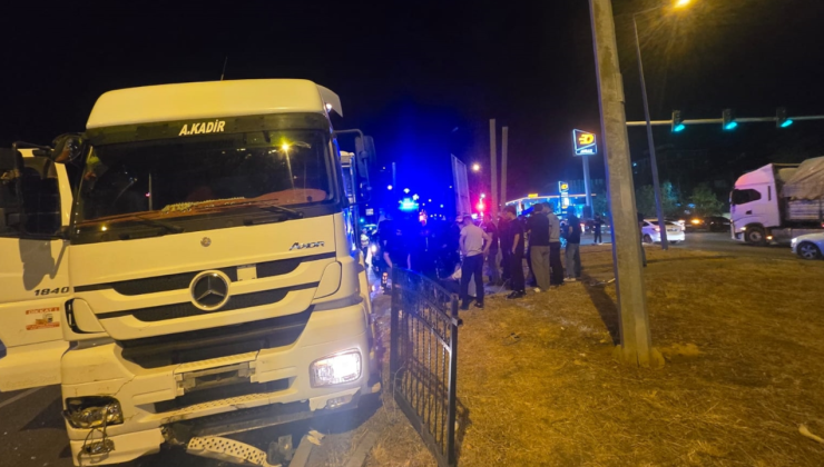 Tır ile otomobil kafa kafaya çarpıştı: Kazada 5 kişi yaralandı