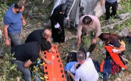 Tunceli’de feci kaza: Araç çay kenarına devrildi, 2’si ağır 5 yaralı