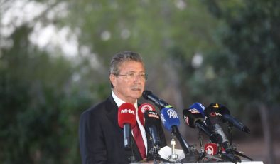 Üstel: Geçmişini unutan bir halk, geleceğini güvence altına alamaz