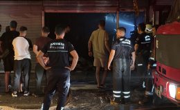 Yangında iki iş yeri kullanılmaz hale geldi