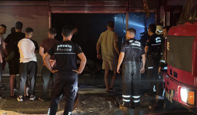 Yangında iki iş yeri kullanılmaz hale geldi