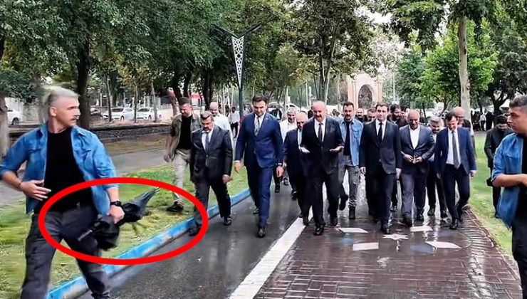 Batman Kayyumu Ekrem Canalp’ın yağmur altındaki “çalışkan yönetici” şovu alay konusu oldu