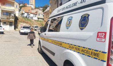 Bursa'da karı koca evlerinde ölü bulundu