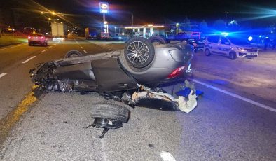 Bursa'da otomobil kamyonete arkadan çarptı: 1'i ağır 3 yaralı