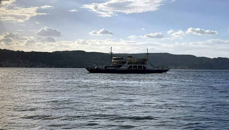 Ege Denizi'nde fırtına: Feribot seferleri iptal edildi