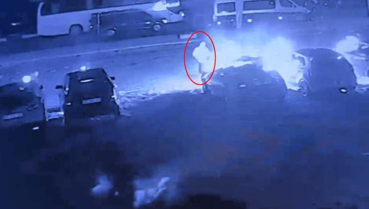 Elinde benzin bidonuyla geldi, galeriye ait 6 otomobili yaktı