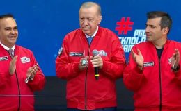 Erdoğan istedi bakan 'roket' türküsü açtı
