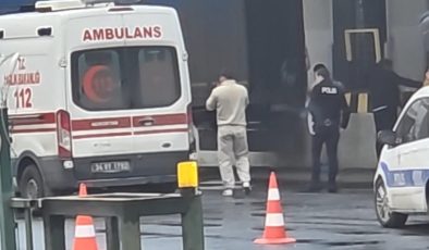 Esenyurt'ta feci kaza: İki araç arasında kalan talihsiz sürücü olay yerinde hayatını kaybetti