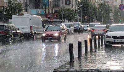 İstanbul için peş peşe uyarılar: Fırtına ve sağanak geliyor