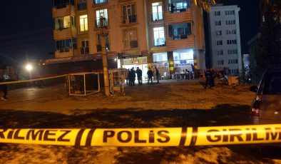 Kahramanmaraş'ta tartıştığı iki arkadaşını bıçakla yaraladı