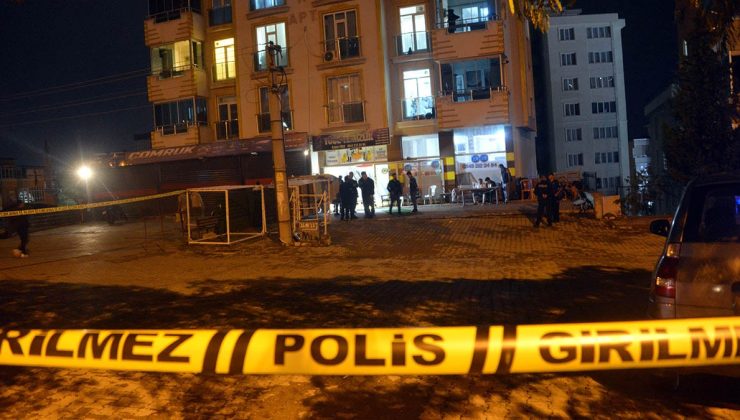 Kahramanmaraş'ta tartıştığı iki arkadaşını bıçakla yaraladı