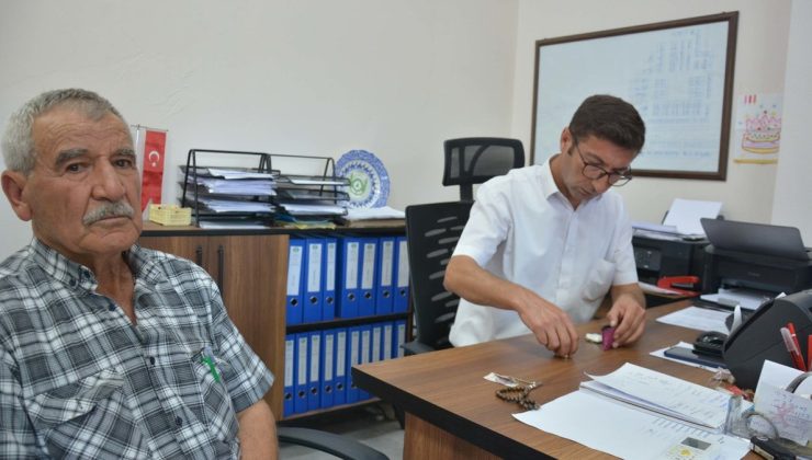 Kıbrıs gazisi bulduğu poşeti sahibine teslim etti