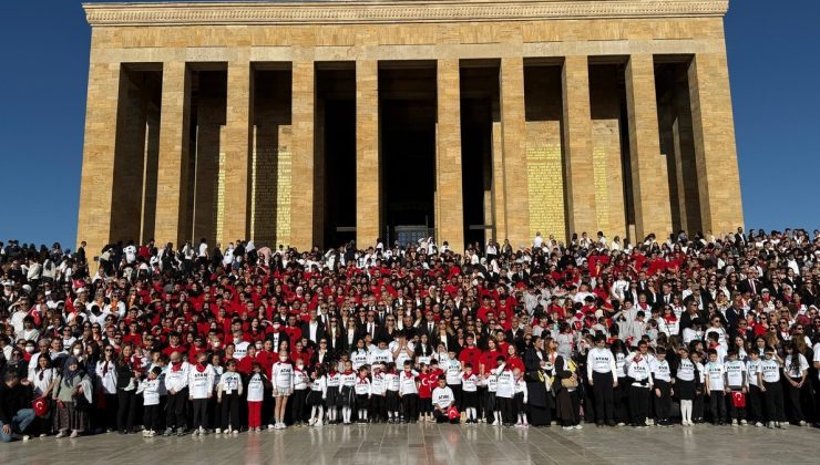 LÖSEV'den Anıtkabir'e dev ziyaret: 100 bin kişi katıldı