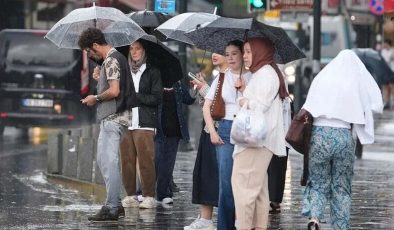 Meteoroloji uyardı: Sıcaklıklar düşüyor, kuvvetli yağış ve rüzgar geliyor