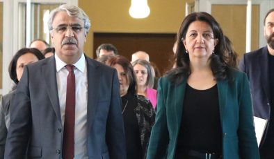Saray'da sürpriz görüşme