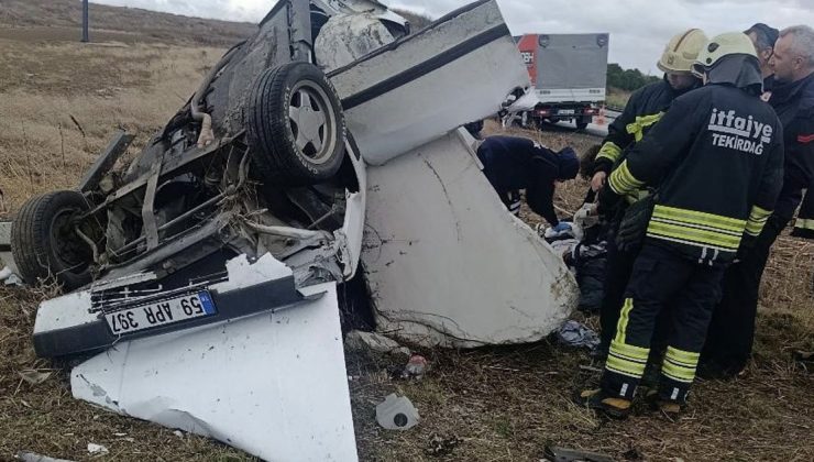 Tarlaya devrilen araç bu hale geldi: 1 ölü, 3 yaralı