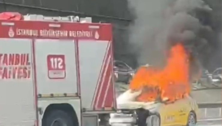 TEM’de korku dolu anlar! Seyir halindeki taksi bir anda alev aldı