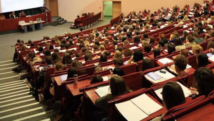 Üniversitelerde fenomenlik bölümü açıldı: Yıllık ücreti dudak uçuklattı